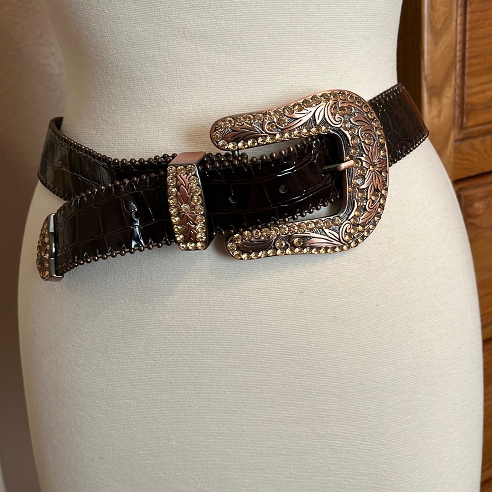 Brown leather belt with crystals